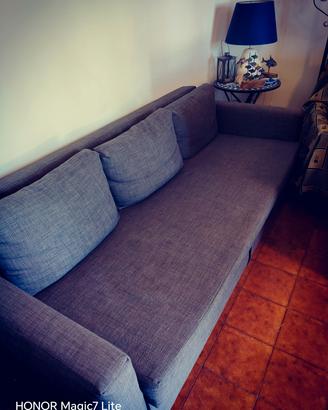divano letto matrimoniale. 