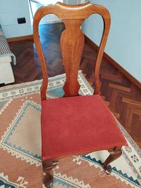 tre sedie in legno