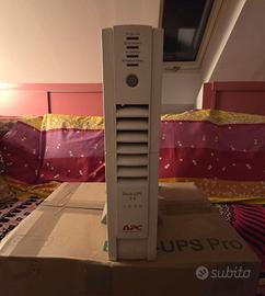 UPS APC RS Back 1000