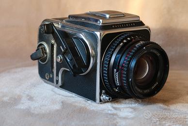 Hasselblad completa di obiettivo e dorso 