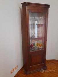 Vetrinetta in arte povera ad angolo in legno scuro