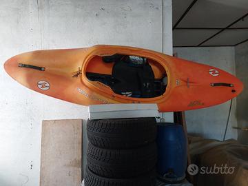Kayak w canoe