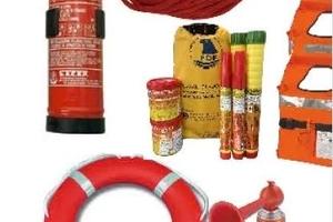 Dotazione di sicurezza, parabordi, taniche, ecc