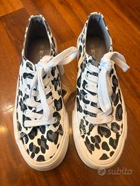 Sneakers maculate nr 39