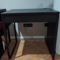 scrivania Ikea Micke