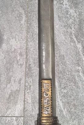 Katana da LARP con scritte luminose RGB