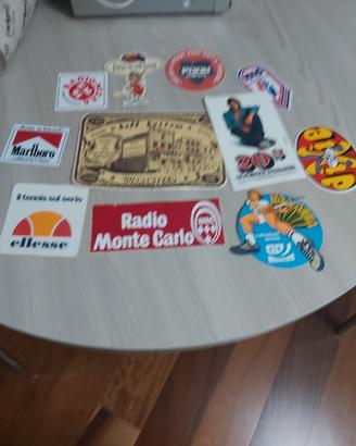 11 adesivi vintage di vario genere 