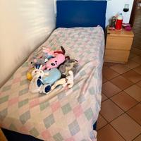 Letto e comodino