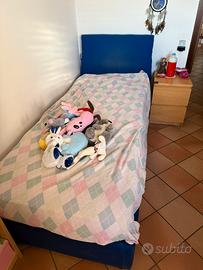 Letto e comodino