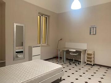 Stanza Matrimoniale a Bari