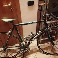 Bicicletta Bianchi da corsa carbon