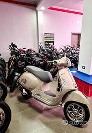 Piaggio Vespa 300 GTS - 2025 KM 1