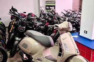 Piaggio Vespa 300 GTS - 2025 KM 1