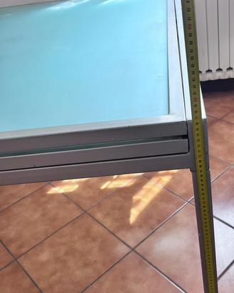 Tavolo in ferro e vetro