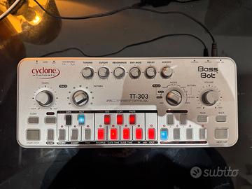 Cyclone Bassbot TT-303 + custodia + cover