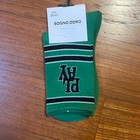 Doppio paio di calzini alla moda