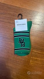 Doppio paio di calzini alla moda