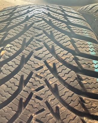 Treno gomme invernali 205/45r16