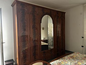 Camera da letto completa in legno
