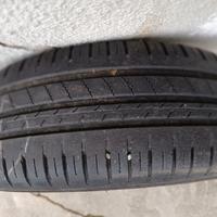 4 gomme estive  185/55/15. 82h