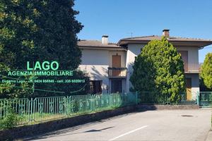 Villa di 294 m² con più di 5 locali e box auto dop