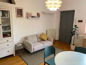 Divano design 2 posti in tessuto testurizzato