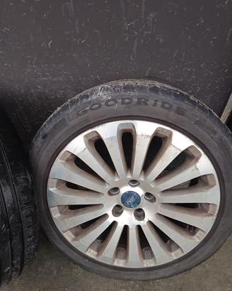 4 cerchi 17" con 2 gomme estive