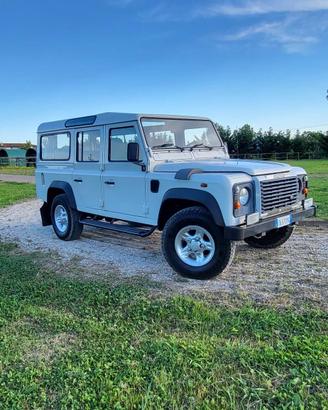 Land Rover Defender 110  TD5 2.5 posti 9