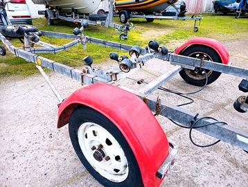 Carrello porta gommone / barca appena revisionato