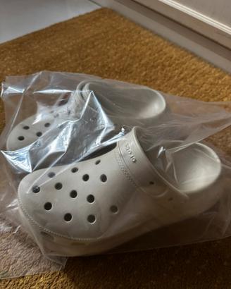 Crocs nuove