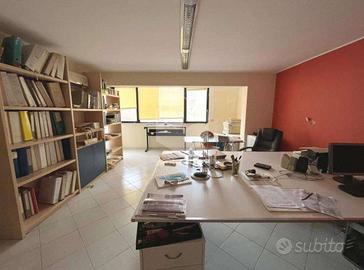 Appartamento/ufficio in centro