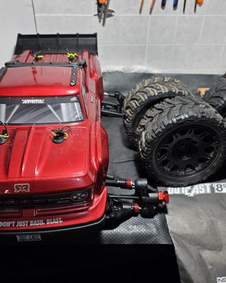 Arrma Outcast 8S 1/5 4wd