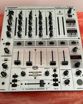 Behringer Pro DJX 700