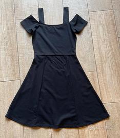 Vestito Corto Nero con Spalle Scoperte