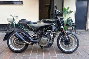 Husqvarna svartpilen 401, 1’ modello limited ed.