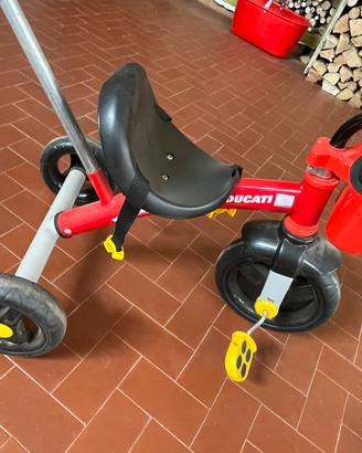 Triciclo chicco (ducati)