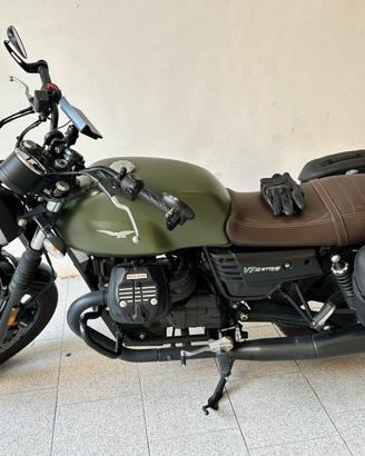Moto guzzi v7 ||| Stone
