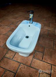 Bidet con miscelatore
