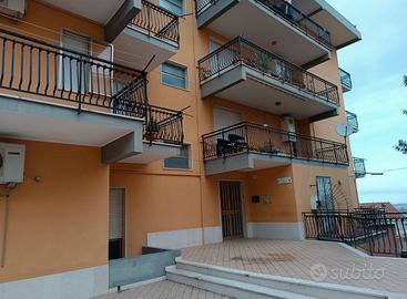 APPARTAMENTO 96 mq + BOX auto