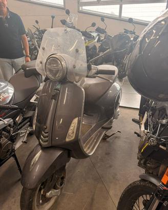Vespa 125 touring