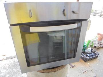 Forno da incasso completo di di teglie