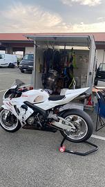 CBR 600 RR pista