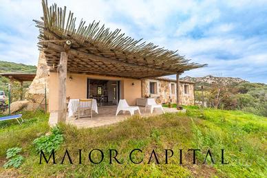 Arzachena | Loc. Rena | Villa panoramica di recent