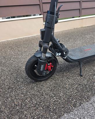 monopattino elettrico nineboot g2