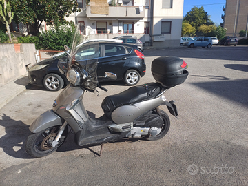 Scarabeo 300s scooter