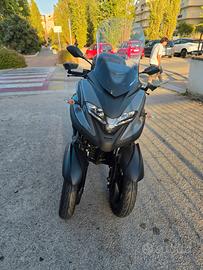 Yamaha Tricity 300 (2024) -3.330 km-Pari al nuovo