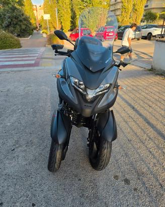 Yamaha Tricity 300 (2024) -3.330 km-Pari al nuovo