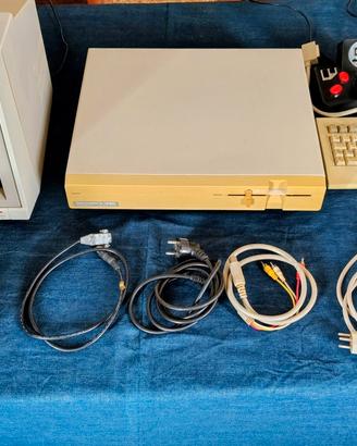 Commodore 128D  (PRENOTATO)