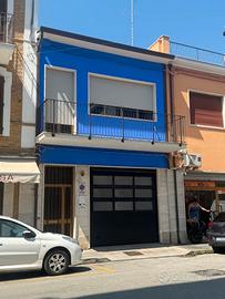 C erchi una casa cielo-terra nel Borgo Marinaro?