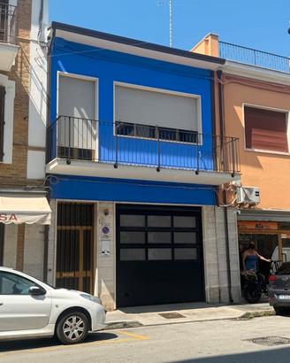 C erchi una casa cielo-terra nel Borgo Marinaro?